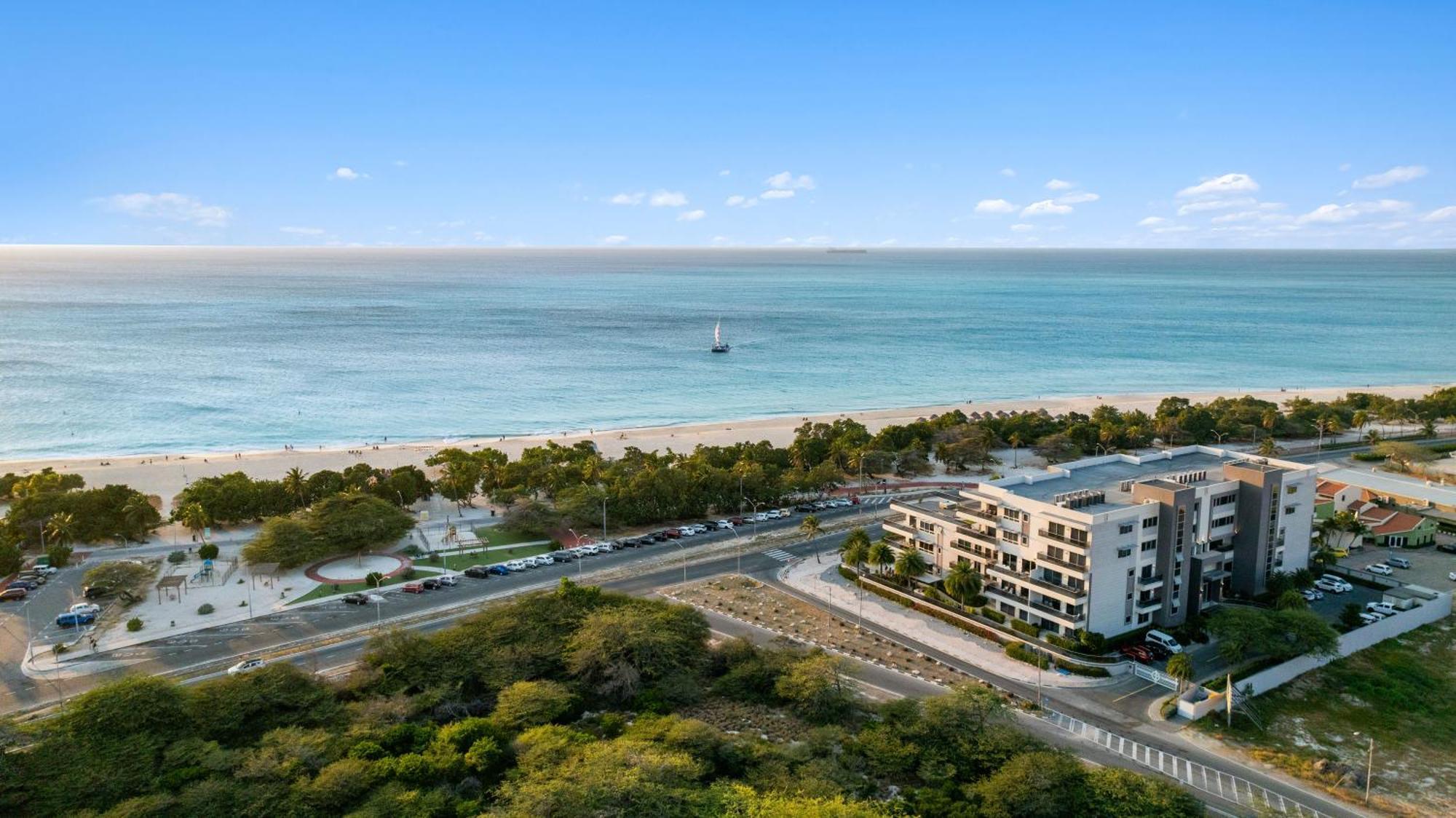 O Condominium Beachfront Residences, By Bocobay Aruba Palm Beach Exterior foto